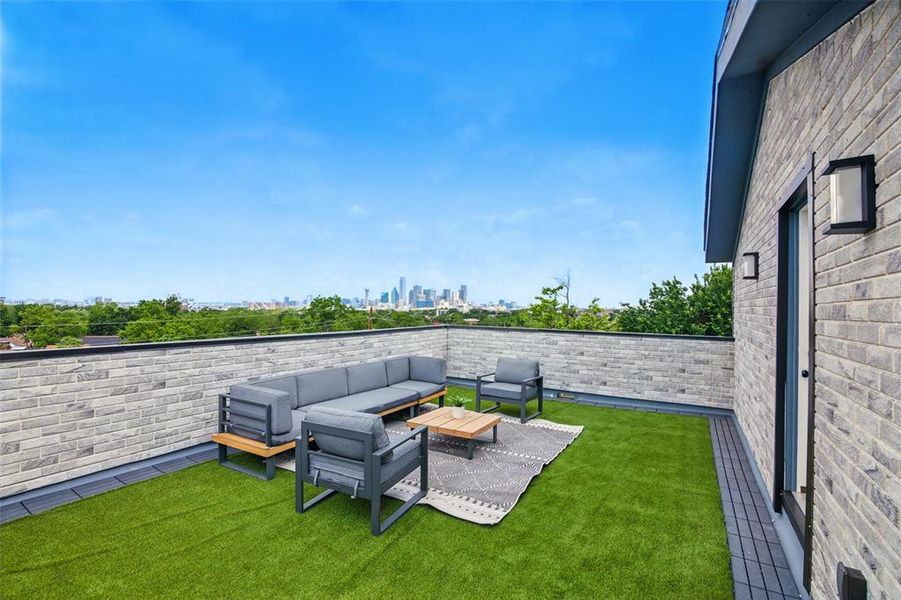 Exterior details and patio area of a home in , Dallas (Image 1).