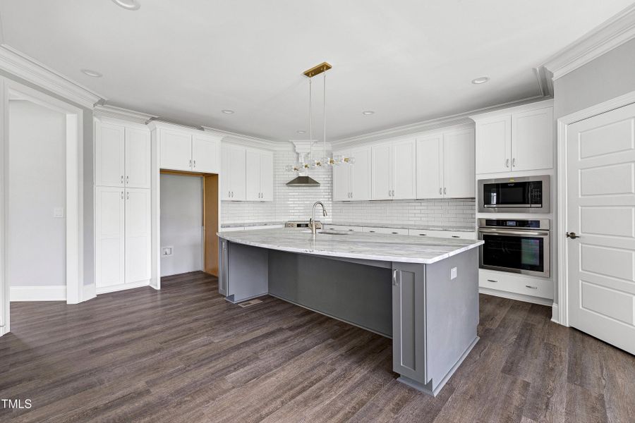 8 - kitchen 8 - kitchen