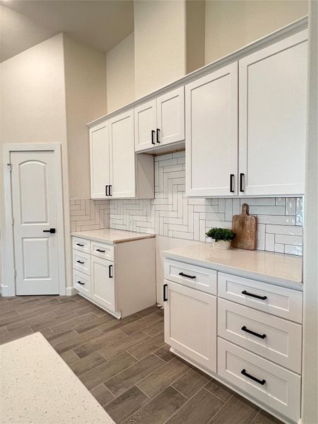 Furnished interior view inside a new home in , Rosharon (Image 11).