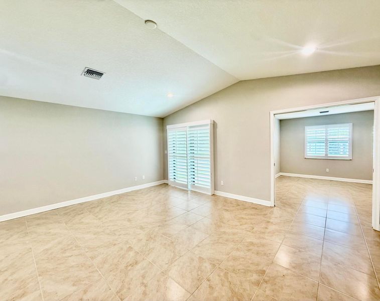 Huge Living Area All Tile