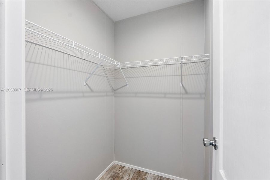 Spacious, unfurnished interior of a new home in , Dania Beach (Image 28).