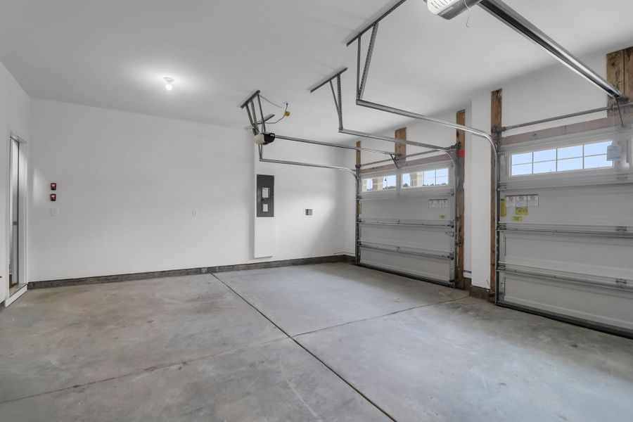 Spacious, unfurnished interior of a new home in Homecoming, Ravenel (Image 20).