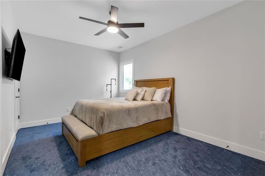 Furnished interior view inside a new home in , Roswell (Image 59).