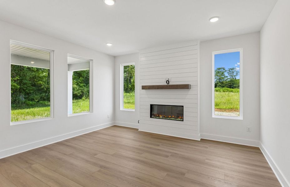 Spacious, unfurnished interior of a new home in Glenview Farms, Murfreesboro (Image 50).