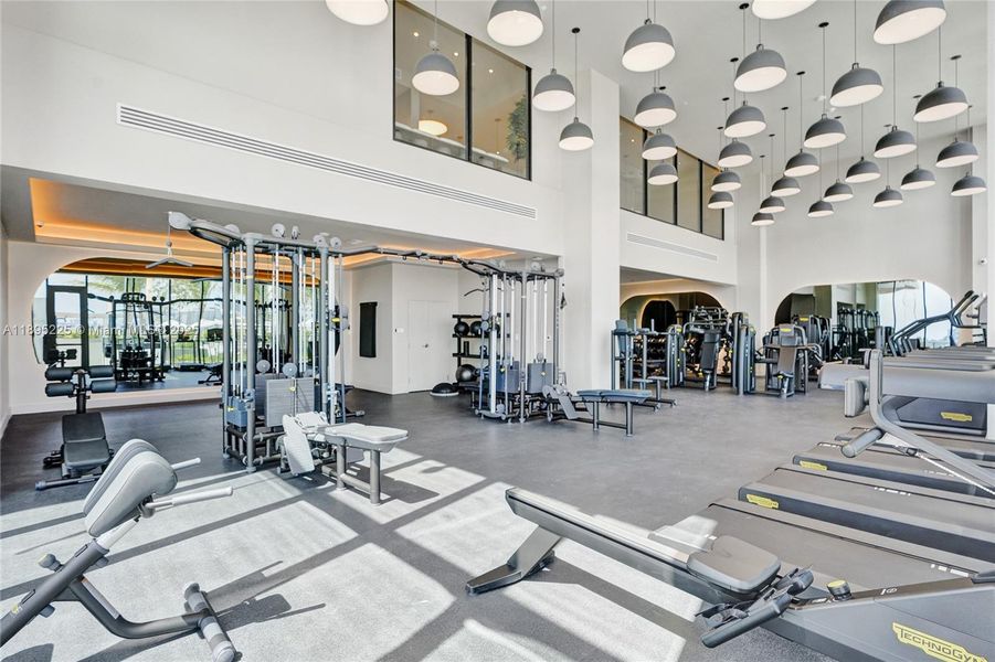 Community amenities in 72 Park, Miami (Image 46).