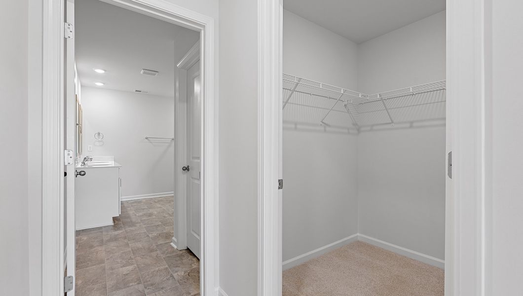 Spacious, unfurnished interior of a new home in Sherwood Gardens, Landrum (Image 22).