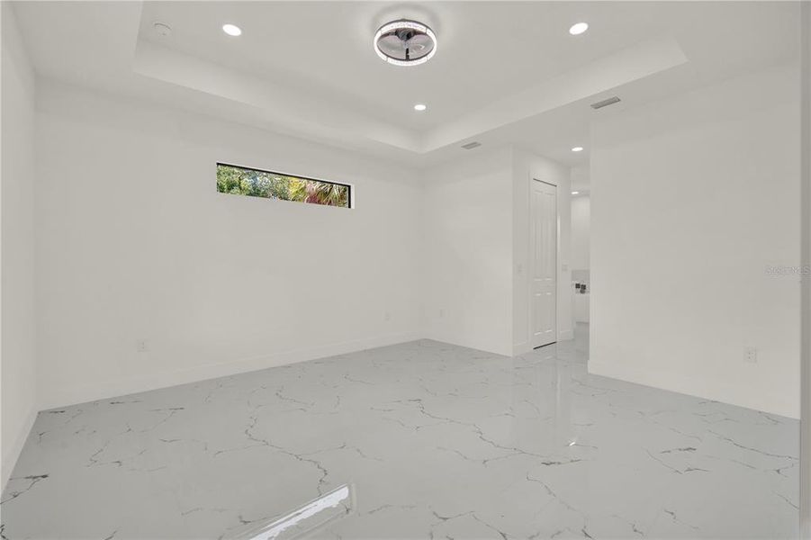 Spacious, unfurnished interior of a new home in , Port Charlotte (Image 41).