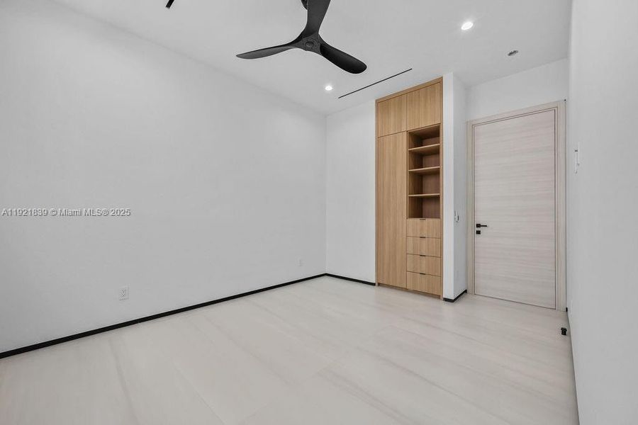 Spacious, unfurnished interior of a new home in , Fort Lauderdale (Image 63). Spacious, unfurnished interior of a new home in , Fort Lauderdale (Image 63).