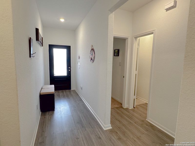 Spacious, unfurnished interior of a new home in Silos: Barrington Collection, San Antonio (Image 11).