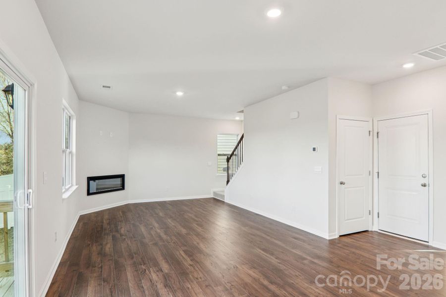 Spacious, unfurnished interior of a new home in Rydele Heights, Asheville (Image 32).