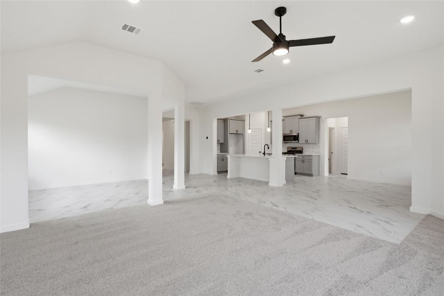 Spacious, unfurnished interior of a new home in Foxtail Palms, Manvel (Image 18). Spacious, unfurnished interior of a new home in Foxtail Palms, Manvel (Image 18).