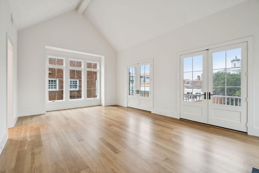 Spacious, unfurnished interior of a new home in , Charleston (Image 59).