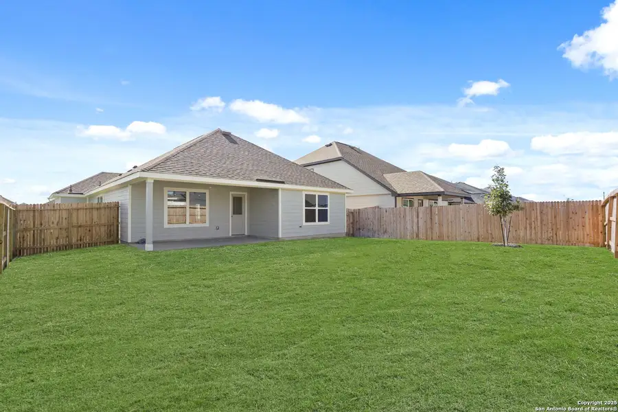 Exterior details and patio area of a home in Swenson Heights, Seguin (Image 4).
