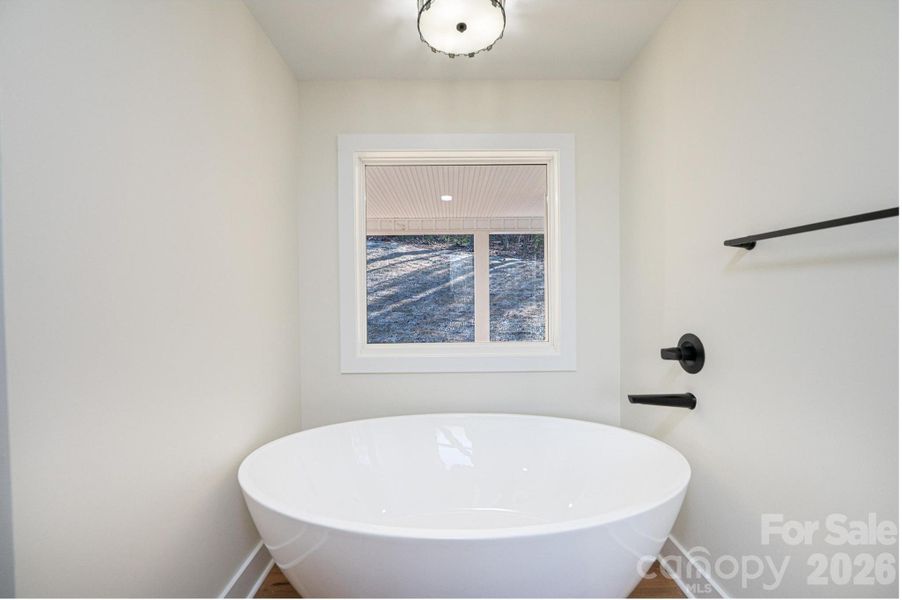 Close-up of interior finishes inside a home in , Lenoir (Image 20).
