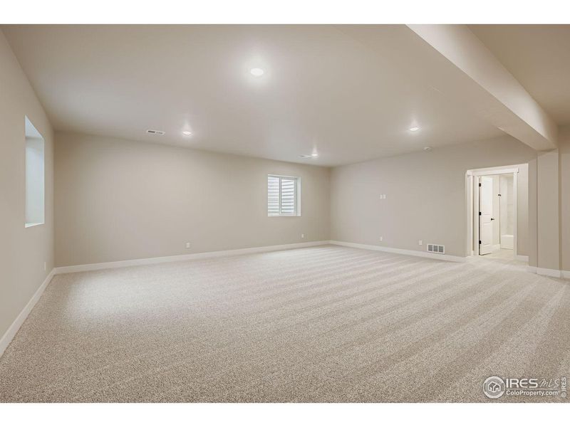 Spacious, unfurnished interior of a new home in Country Club Reserve – Fort Collins, Fort Collins (Image 27).