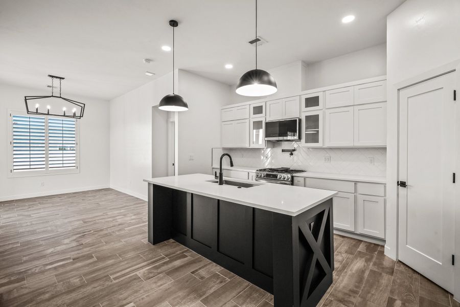 Furnished interior view inside a new home in Tierra Del Este 91, El Paso (Image 10). Furnished interior view inside a new home in Tierra Del Este 91, El Paso (Image 10).