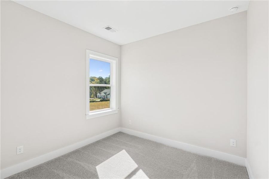Spacious, unfurnished interior of a new home in Old Mill Preserve, Dallas (Image 12).