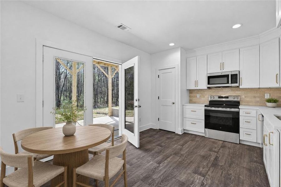 Furnished interior view inside a new home in , Rockmart (Image 8).