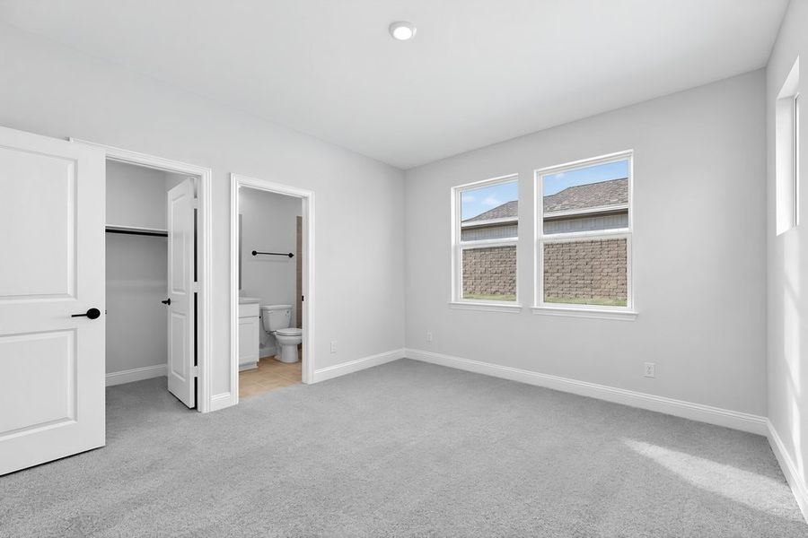 Spacious, unfurnished interior of a new home in The Ridge at Northlake, Northlake (Image 22).