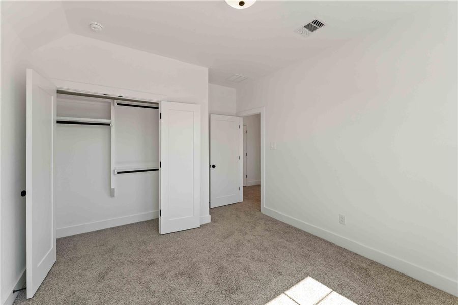 Spacious, unfurnished interior of a new home in Arabella on the Prairie, Richmond (Image 26).