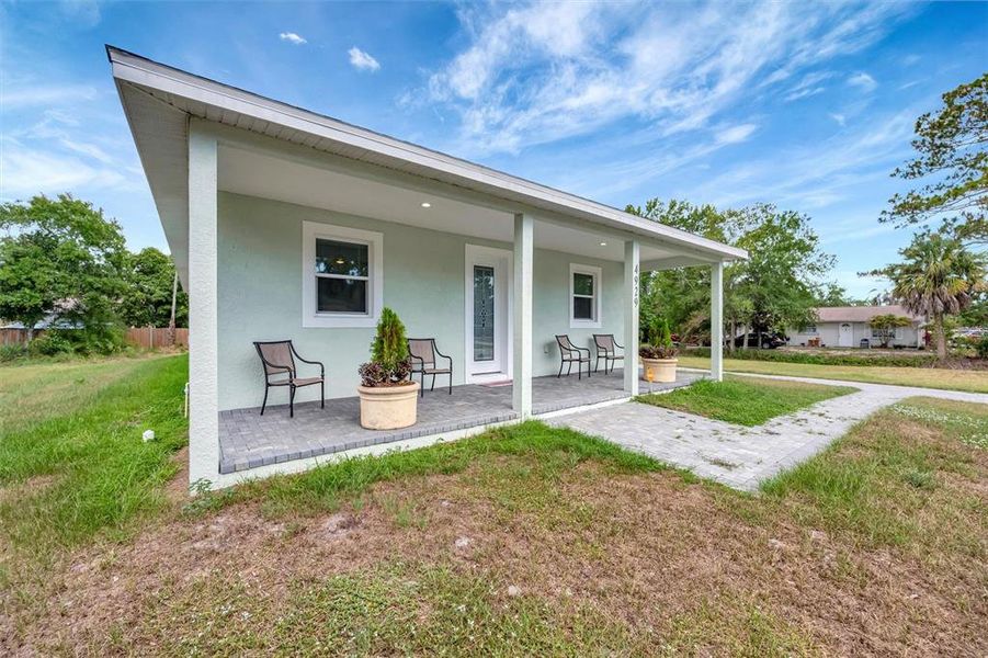 Exterior details and patio area of a home in , Bradenton (Image 30). Exterior details and patio area of a home in , Bradenton (Image 30).