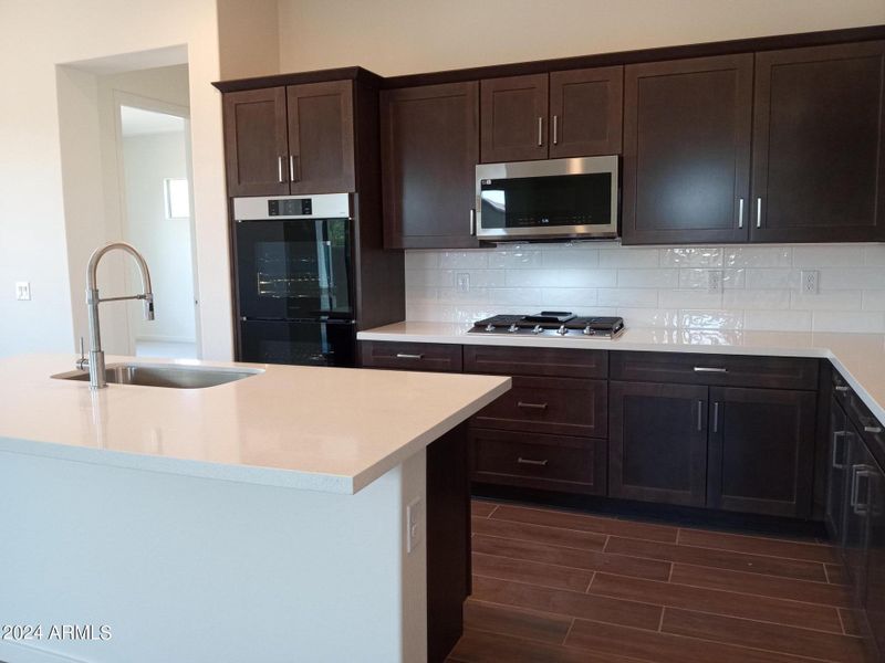 Beautiful Upgraded Kitchen