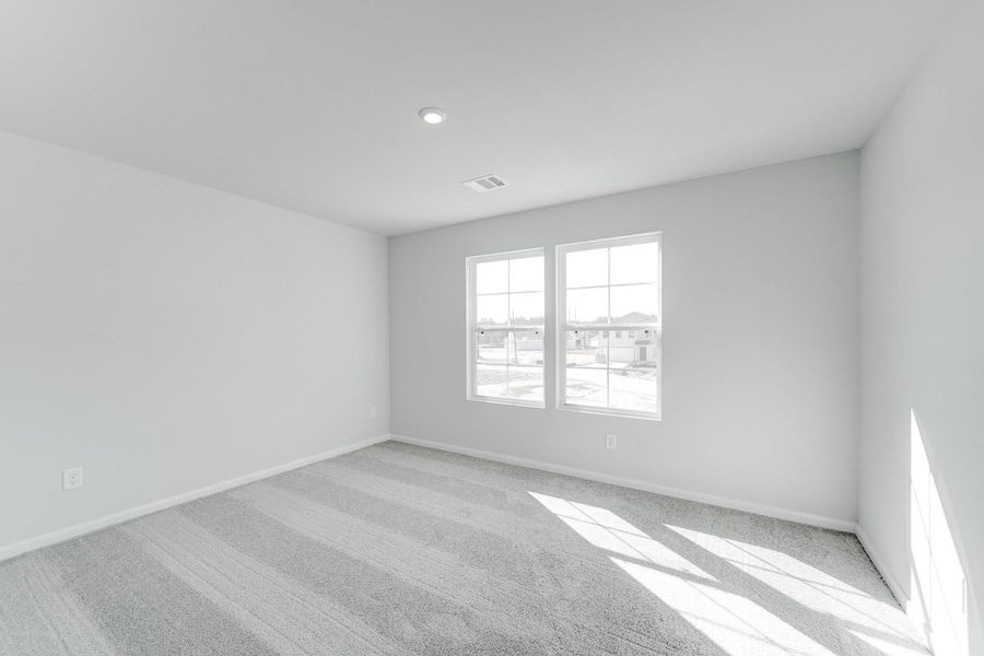 Spacious, unfurnished interior of a new home in Shirey Forest - Branches, Lufkin (Image 18).