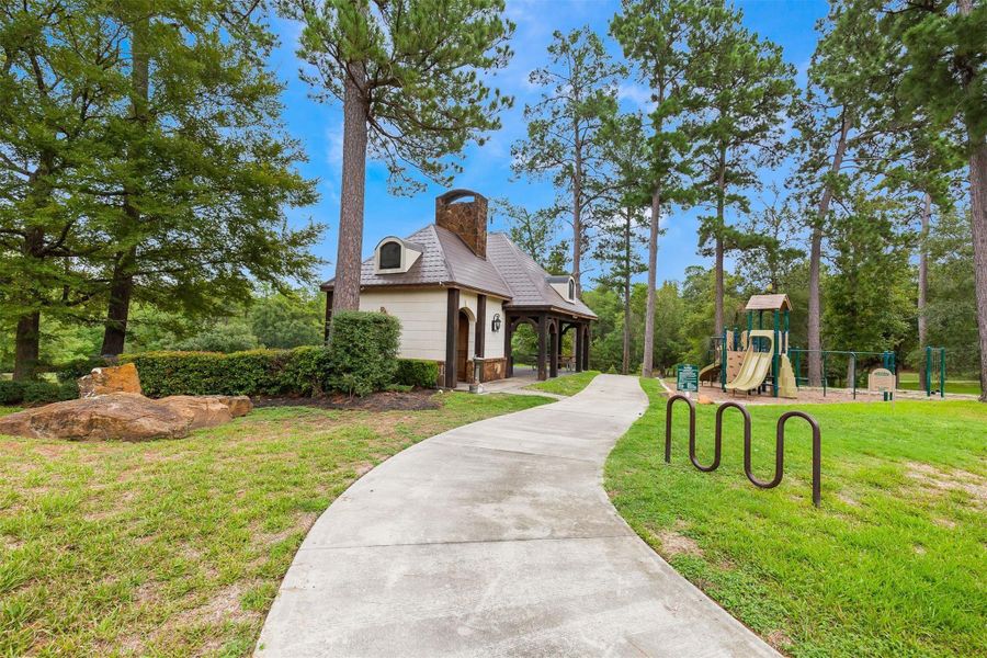 Community amenities in , Conroe (Image 10).
