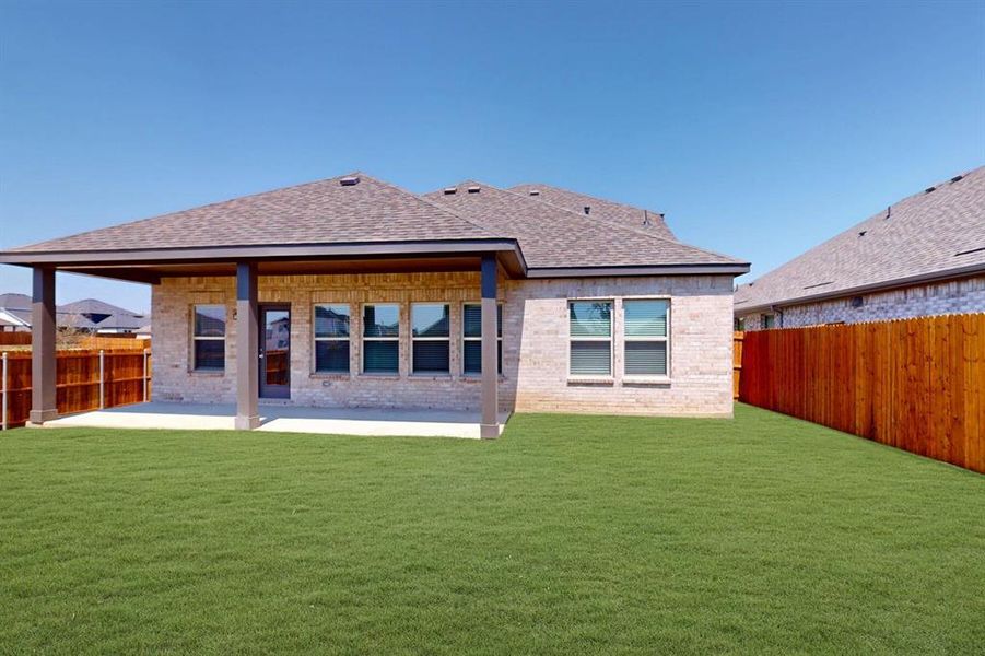 Front exterior of a new home in Sagebrook, Argyle, TX, highlighting curb appeal (Image 20). Front exterior of a new home in Sagebrook, Argyle, TX, highlighting curb appeal (Image 20).