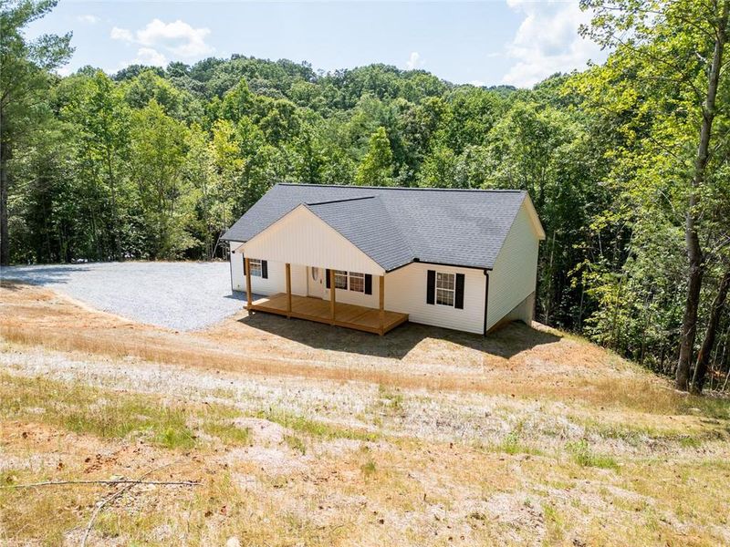 Exterior details and patio area of a home in , Dahlonega (Image 19).