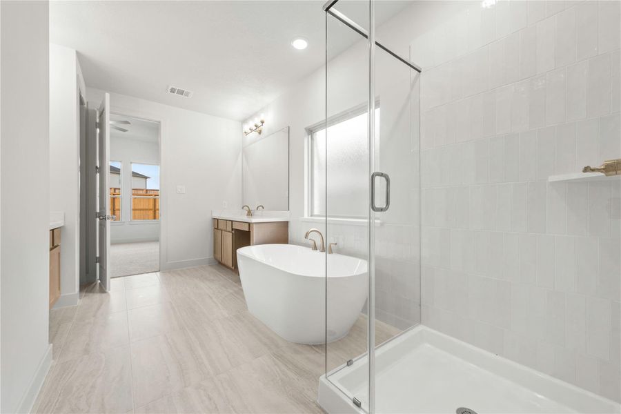 Representative image. Features, selections and colors may vary.