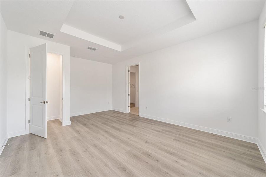 Spacious, unfurnished interior of a new home in , Ocala (Image 14).
