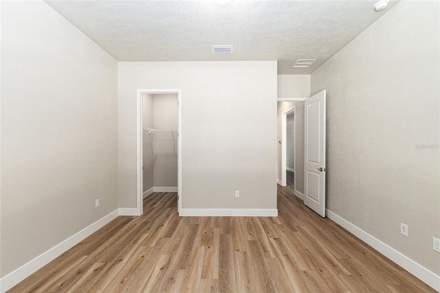 Spacious, unfurnished interior of a new home in Fairway Pointe at West End, Newberry (Image 18). Spacious, unfurnished interior of a new home in Fairway Pointe at West End, Newberry (Image 18).