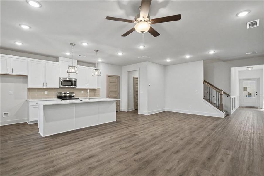 Image 21 of a home in .