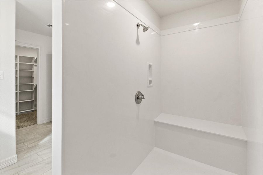 Spacious, unfurnished interior of a new home in , Jones Creek (Image 17).