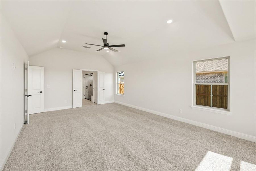 Spacious, unfurnished interior of a new home in Stone River Glen 60s, Royse City (Image 34). Spacious, unfurnished interior of a new home in Stone River Glen 60s, Royse City (Image 34).