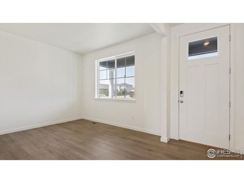 Spacious, unfurnished interior of a new home in Vantage, Berthoud (Image 16).