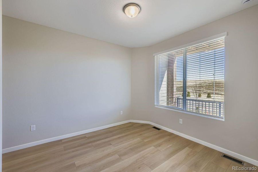 1st Fl Bed with private bath