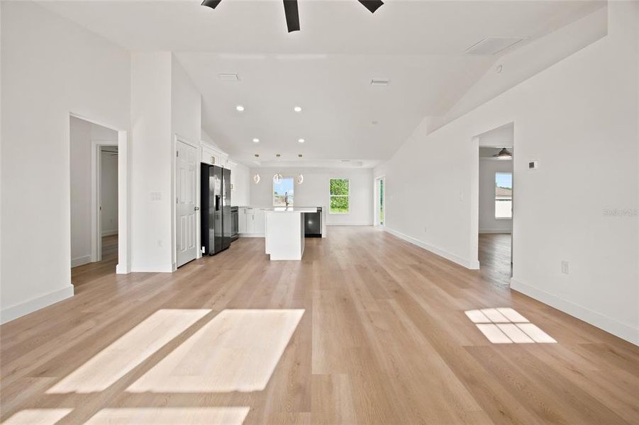 Spacious, unfurnished interior of a new home in , Ocala (Image 23).