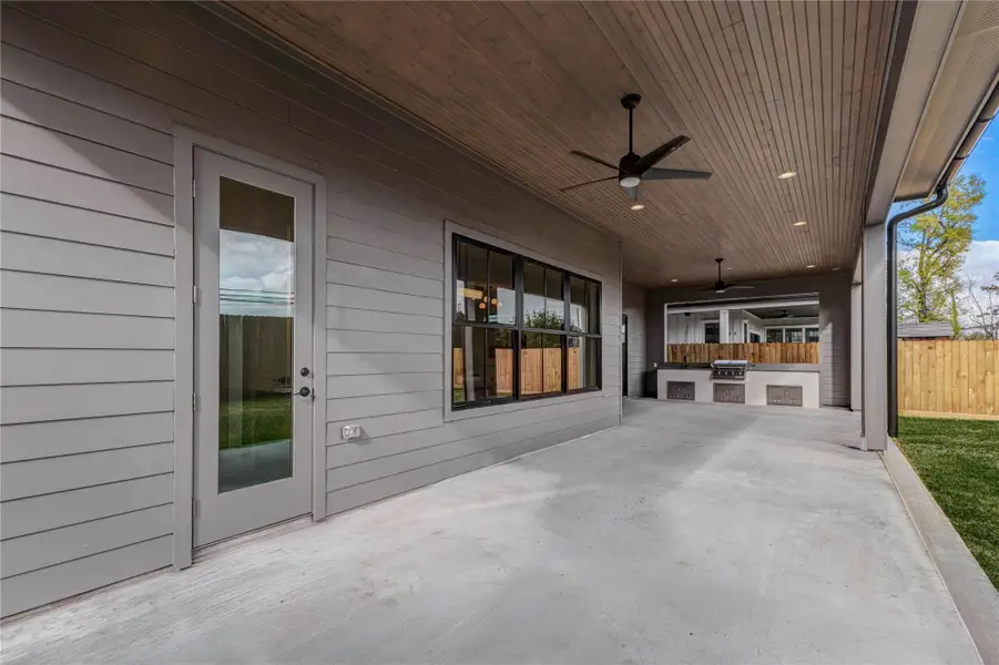 Exterior details and patio area of a home in , Houston (Image 25).