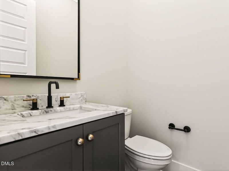 022-1280x960-half-bath