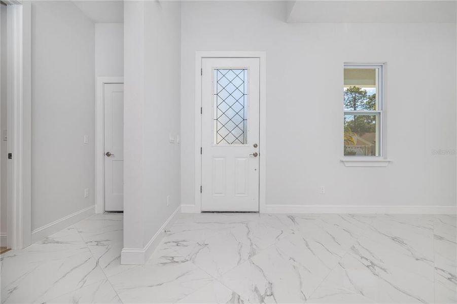 Spacious, unfurnished interior of a new home in , Palm Coast (Image 23).