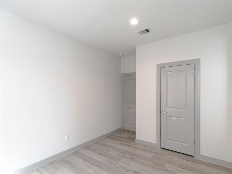 Image 9 of a home in The Emile District.