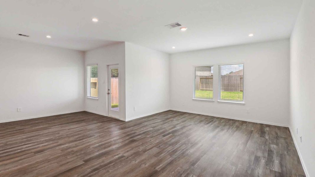 Spacious, unfurnished interior of a new home in Grand Pines, Magnolia (Image 12).