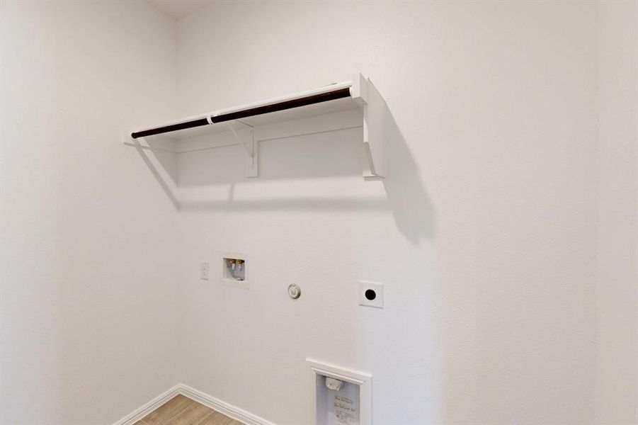 Spacious, unfurnished interior of a new home in Mobberly Farms, Pilot Point (Image 33).