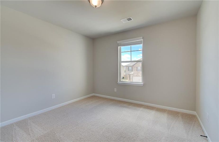 Spacious, unfurnished interior of a new home in Towne Center, Hampton (Image 25).