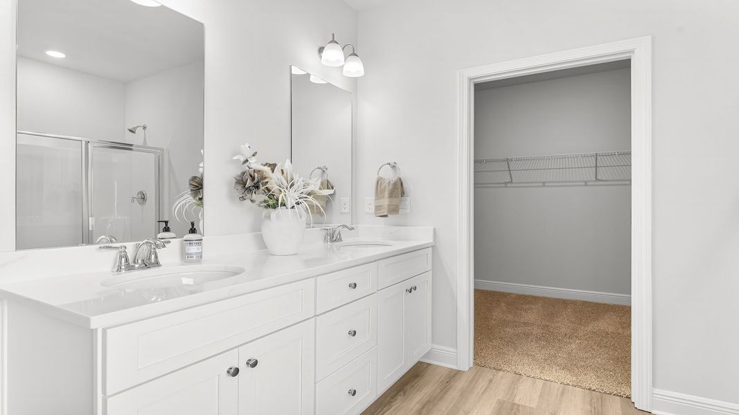 Furnished interior view inside a new home in Liberty, Panama City (Image 30).