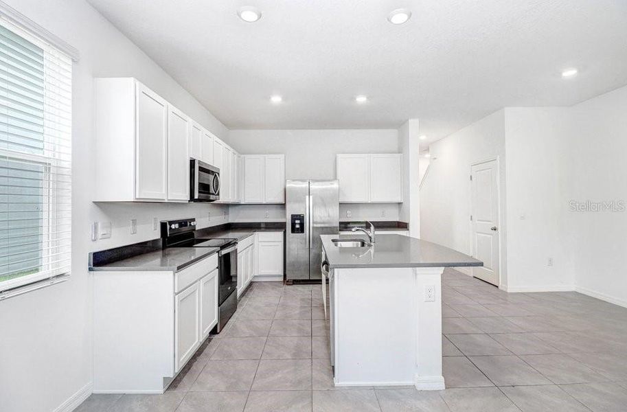 Furnished interior view inside a new home in , Apollo Beach (Image 8).