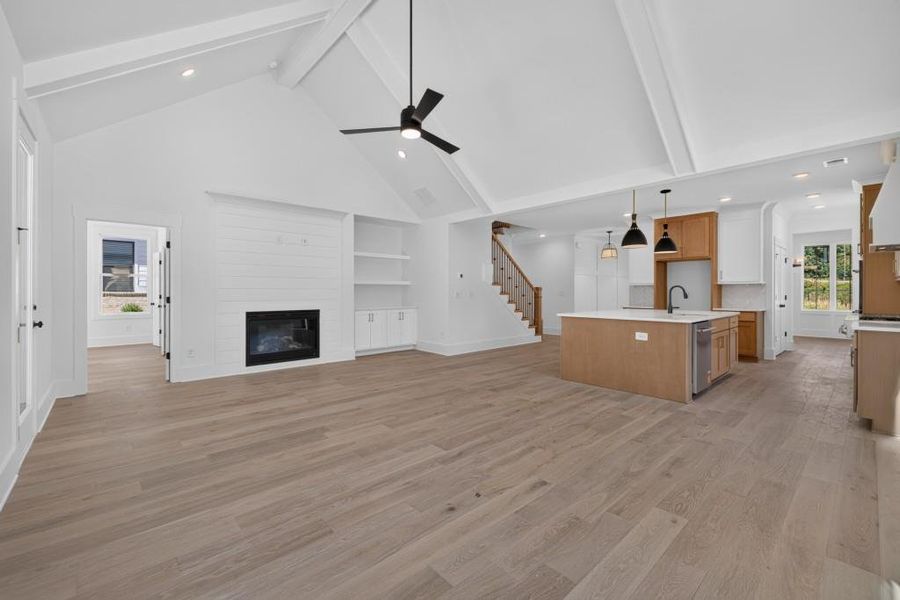 Spacious, unfurnished interior of a new home in Livingstone Park, Kennesaw (Image 39).