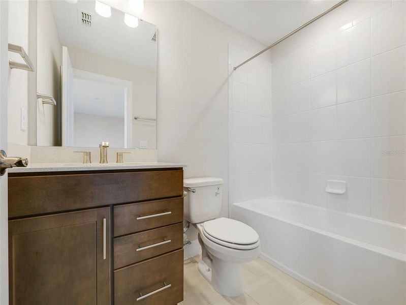 Furnished interior view inside a new home in Willow Ridge, Montverde (Image 19).